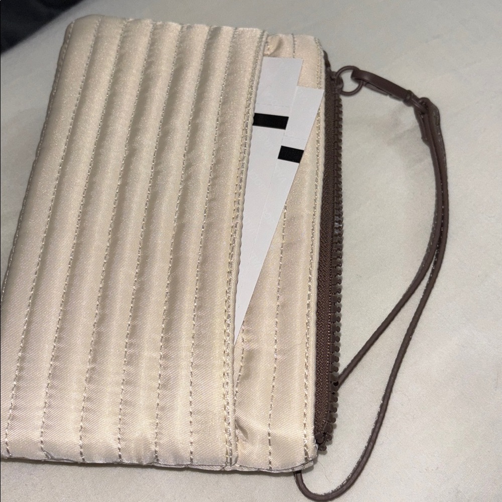 Samantha Brown ToGo Quilted RFID Travel Wallet - Taupe Colorblock - Picture 4 of 7